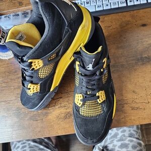 Air Jordan Retro 4 Men’s Sneakers - Black/Yellow